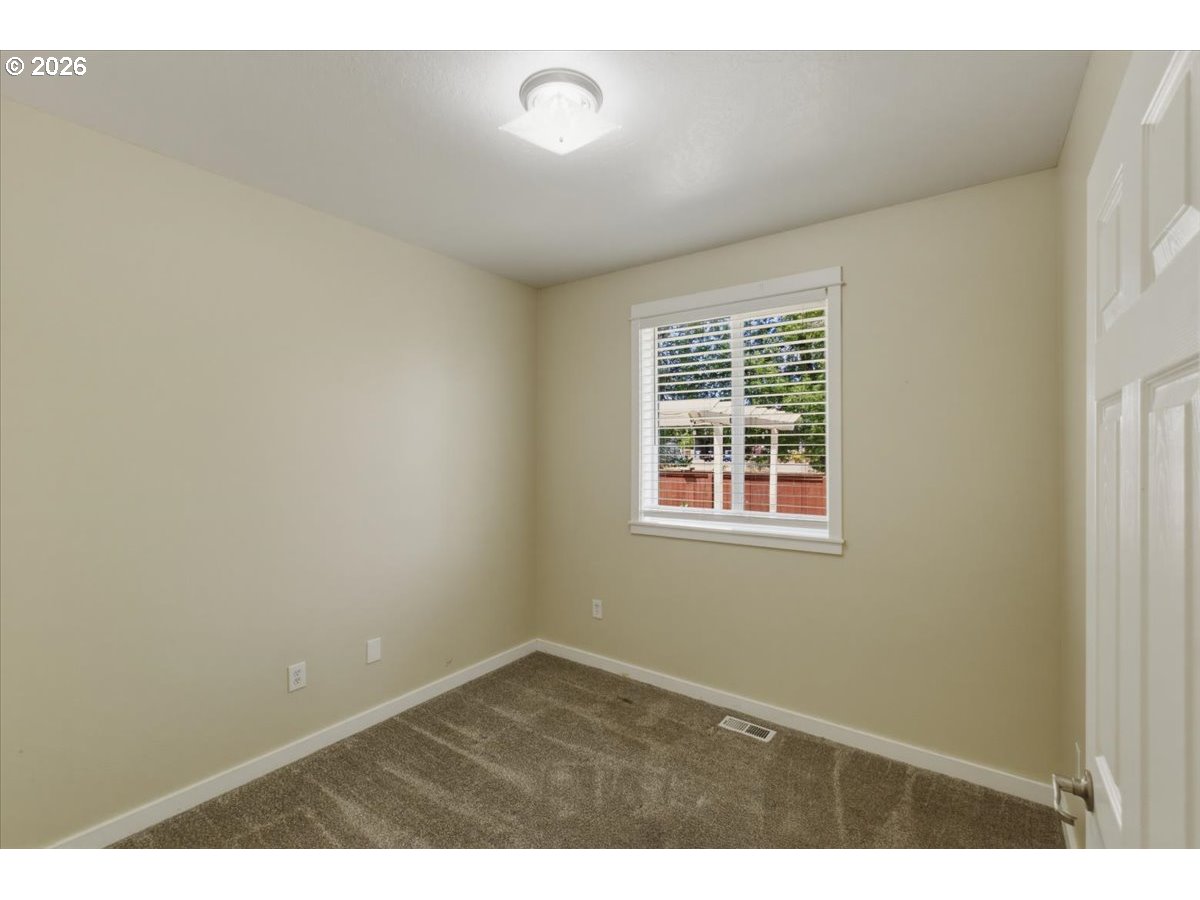 900 Northeast Trinity Street Albany, OR 97322 - Photo 16 of 25