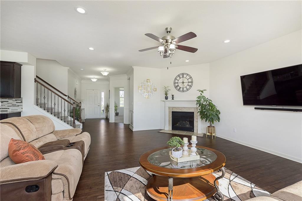 13356 Fielding Way Fishers, IN 46037 - Photo 10 of 35 Gallery Image 10