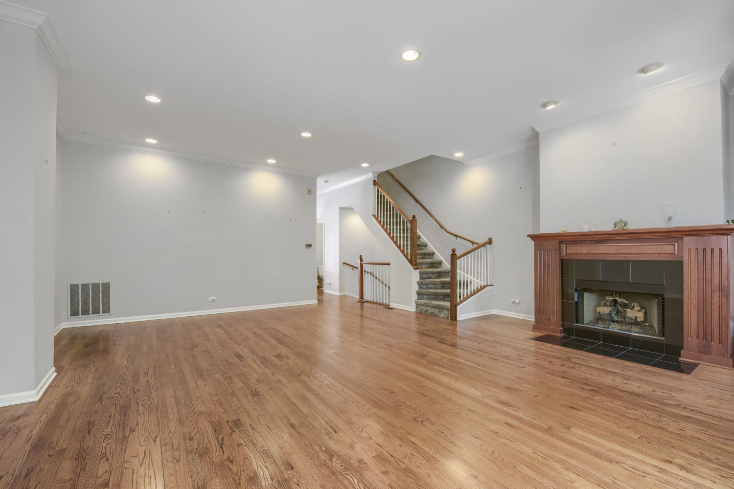 481 North Clinton Street Chicago, IL 60654 - Photo 6 of 34