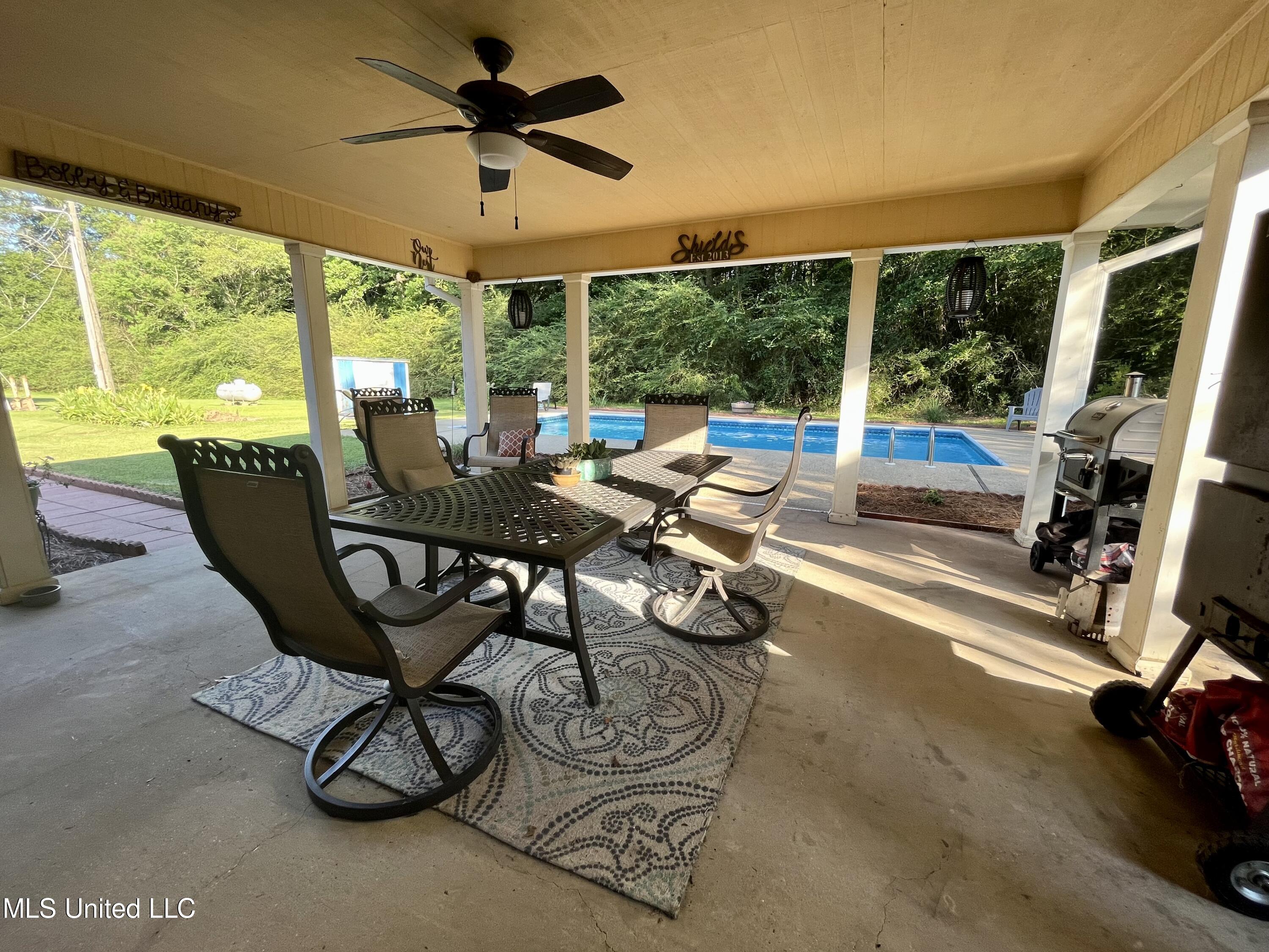 1028 Beall Road Hazlehurst, MS 39083 - Photo 13 of 47 IMG_6205
