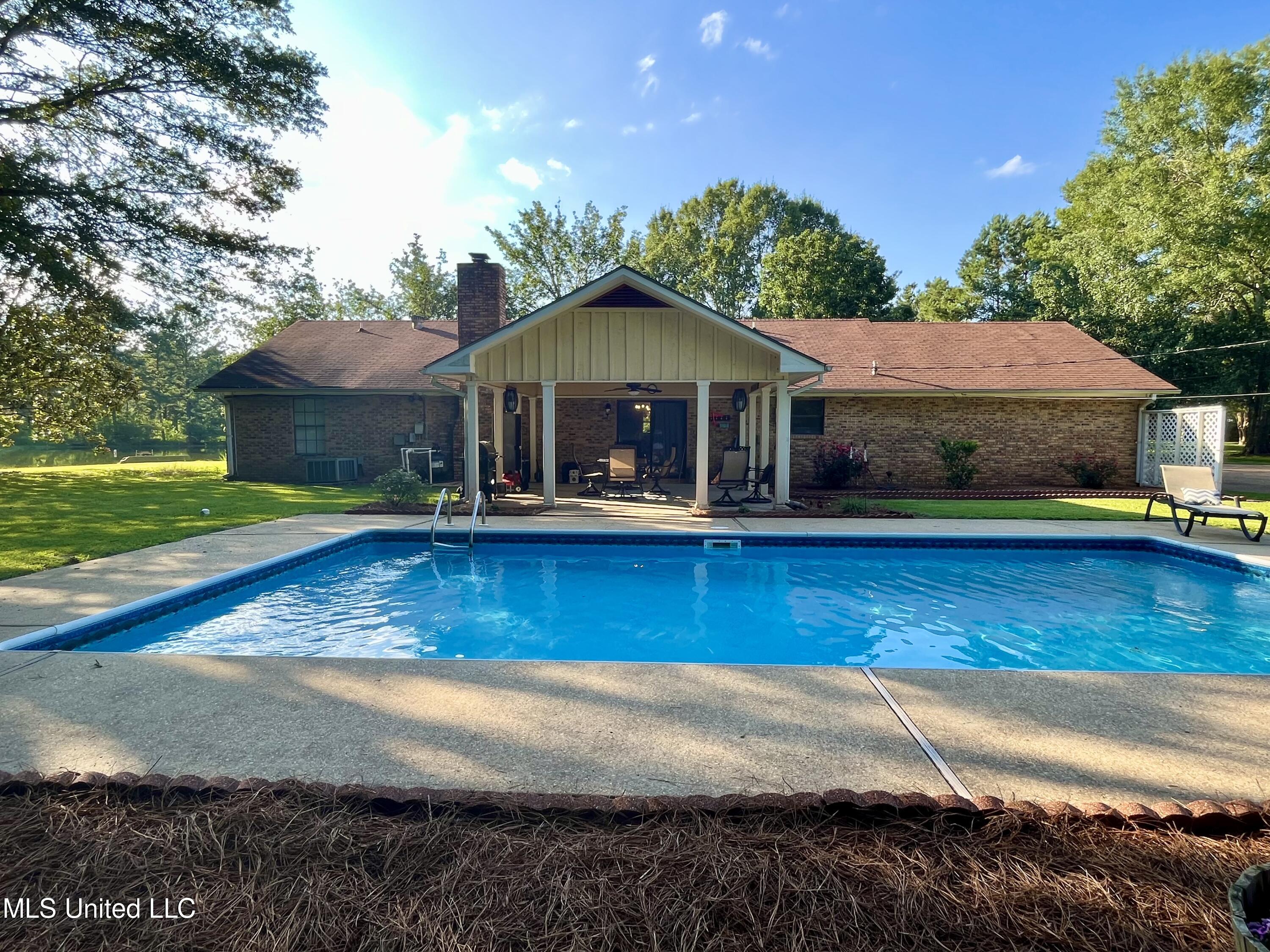 1028 Beall Road Hazlehurst, MS 39083 - Photo 15 of 47 IMG_6215