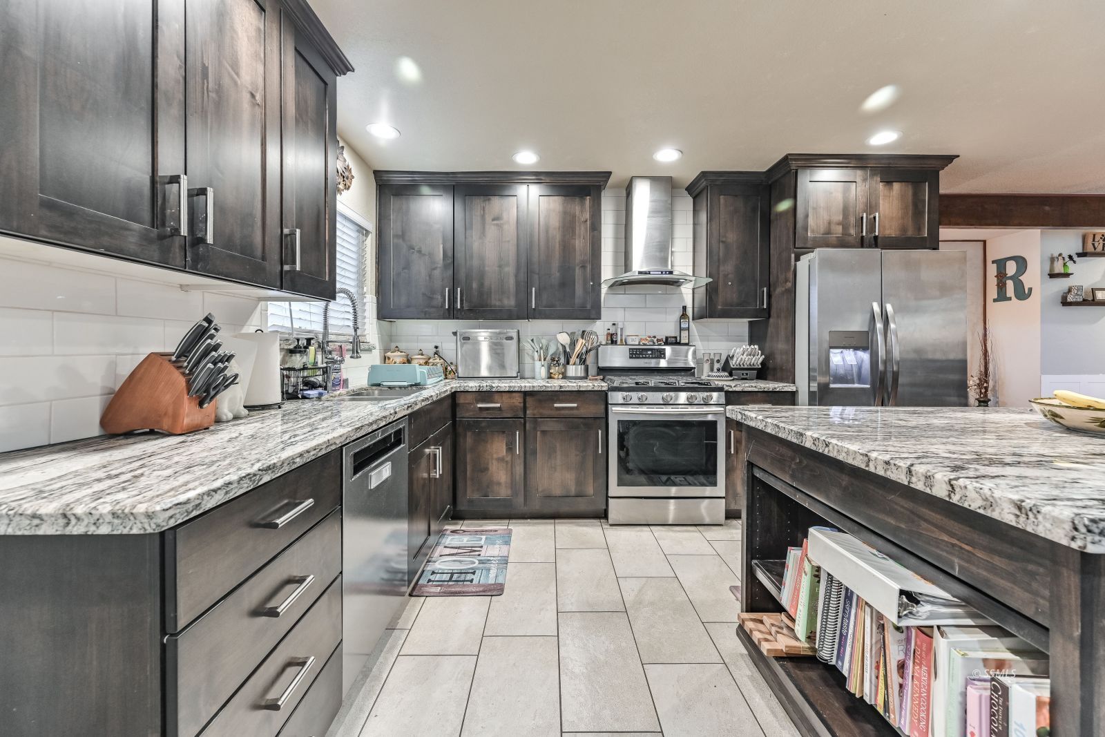 529 West Joyner Avenue Ridgecrest, CA 93555 - Photo 4 of 32