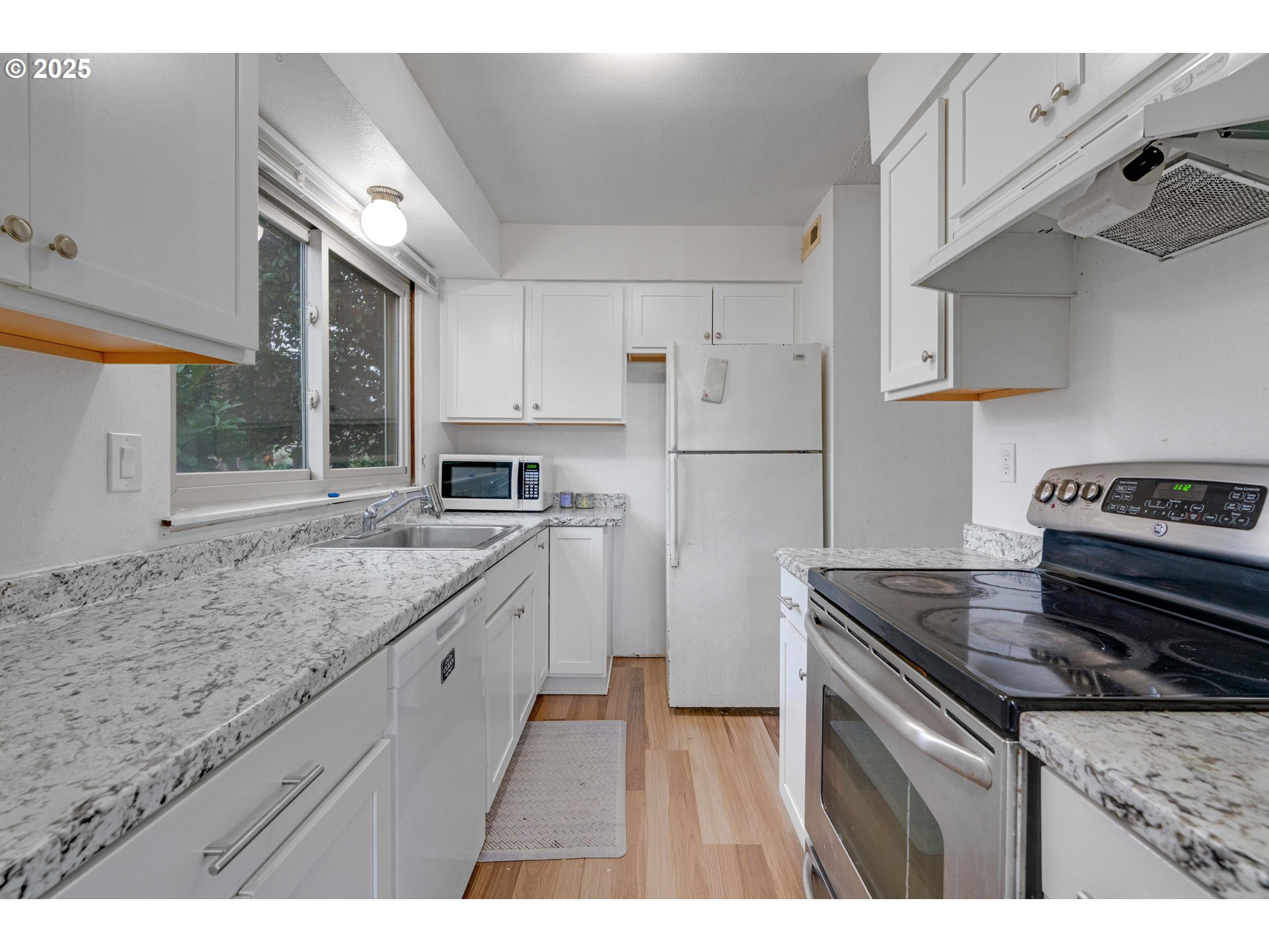 15946 Northeast Fremont Street Portland, OR 97230 - Photo 13 of 38