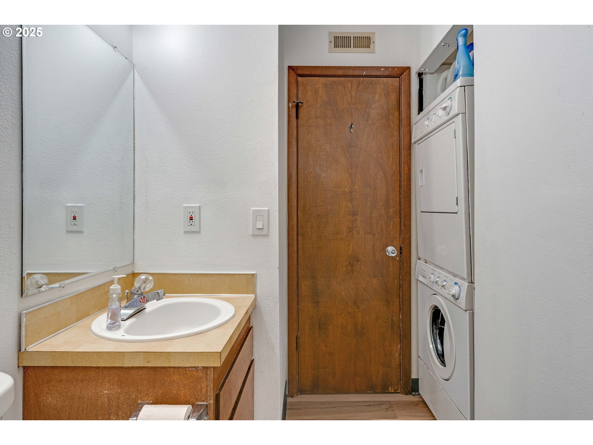 15946 Northeast Fremont Street Portland, OR 97230 - Photo 16 of 38