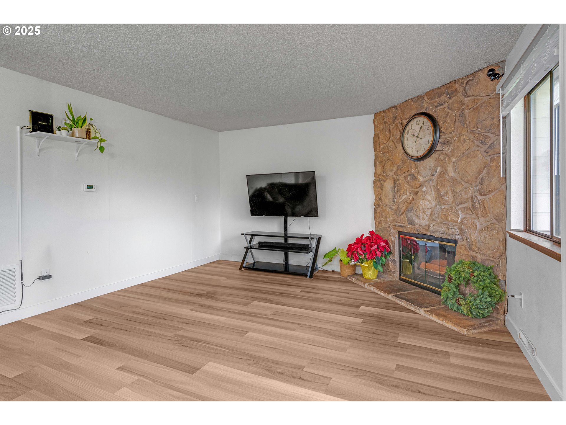 15946 Northeast Fremont Street Portland, OR 97230 - Photo 5 of 38