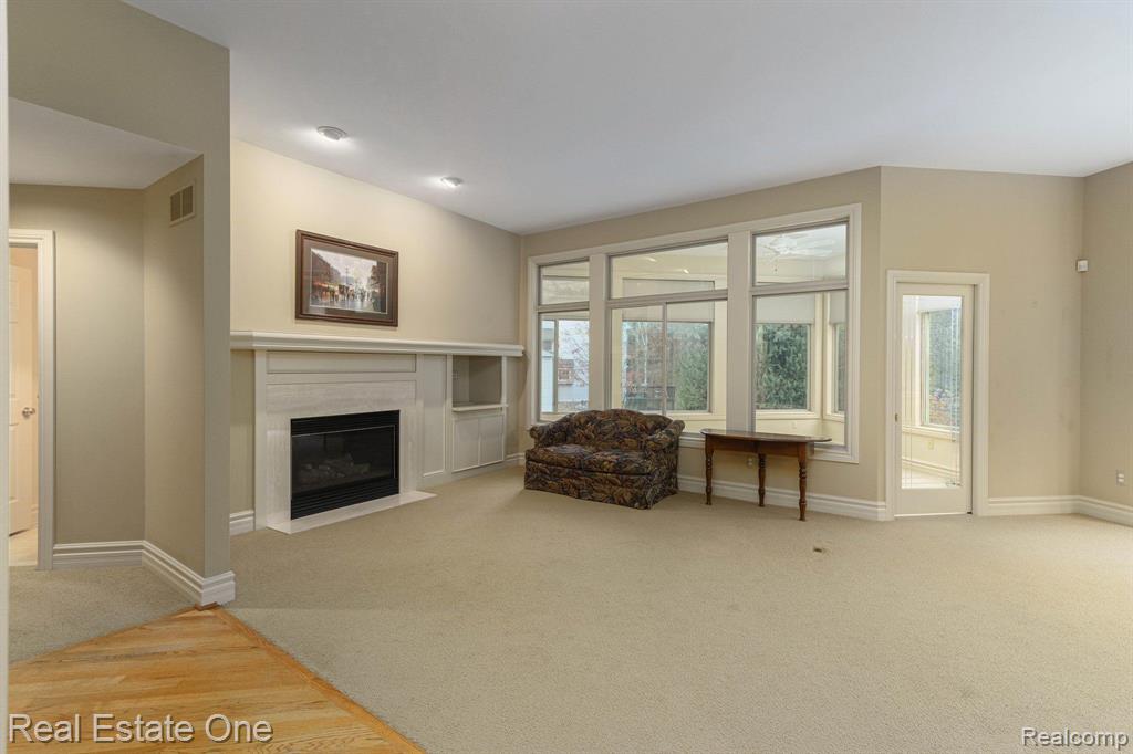 7670 Allen Road Clarkston, MI 48348 - Photo 13 of 41