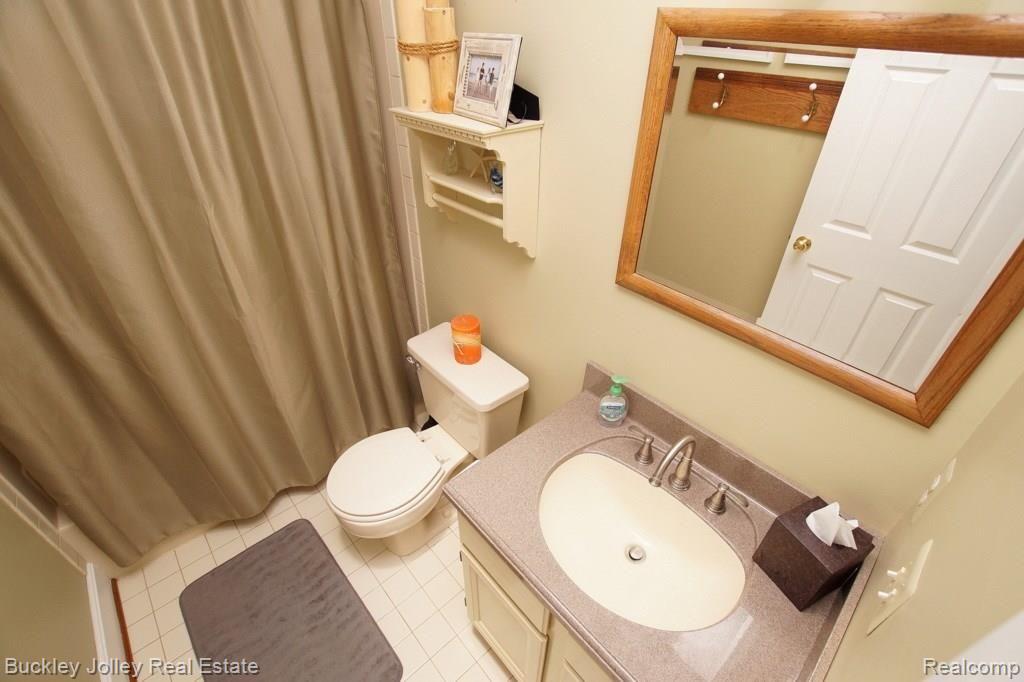 1278 County Farm Road Howell, MI 48843 - Photo 18 of 28 3 Full Bathrooms