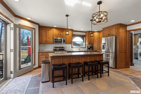 $574,900 | 905 Brookline Drive, Eureka, IL 61530