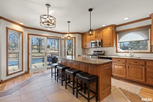 $574,900 | 905 Brookline Drive, Eureka, IL 61530