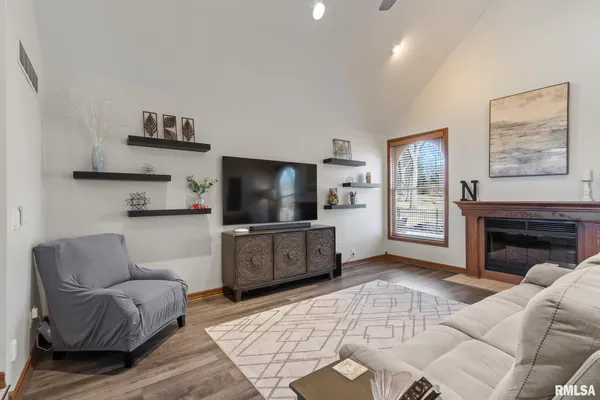 $574,900 | 905 Brookline Drive, Eureka, IL 61530