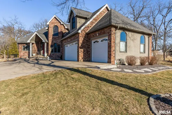 $574,900 | 905 Brookline Drive, Eureka, IL 61530