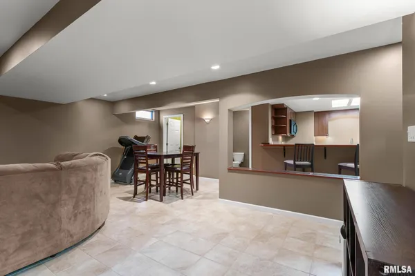 $574,900 | 905 Brookline Drive, Eureka, IL 61530