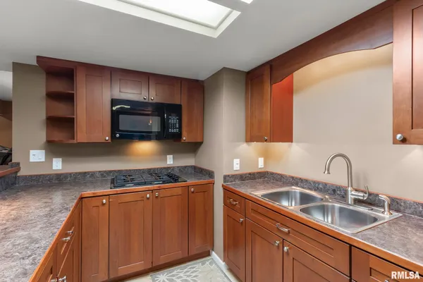 $574,900 | 905 Brookline Drive, Eureka, IL 61530