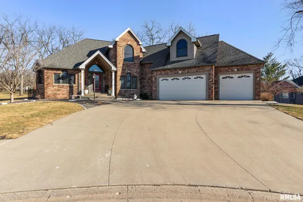 $574,900 | 905 Brookline Drive, Eureka, IL 61530