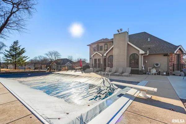 $574,900 | 905 Brookline Drive, Eureka, IL 61530