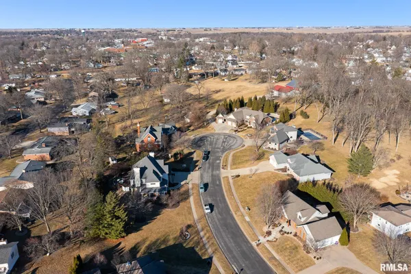 $574,900 | 905 Brookline Drive, Eureka, IL 61530