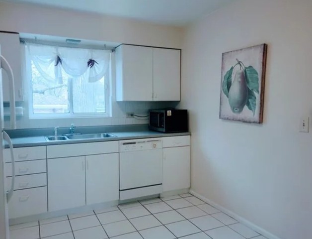 140 Green Bay Road, Unit 2W Glencoe, IL 60022 - Photo 7 of 17