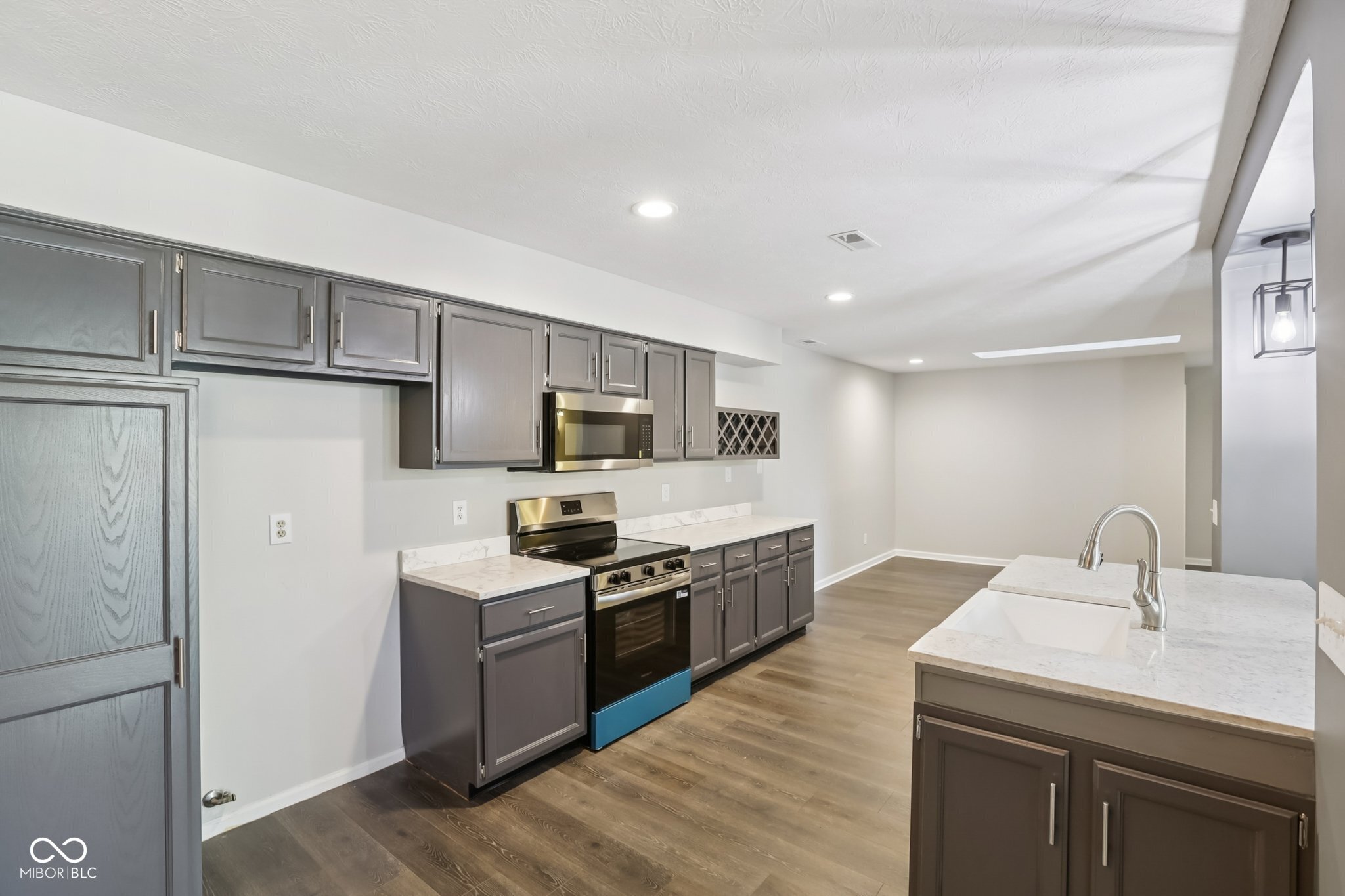 9364 Oak Run E Drive Indianapolis, IN 46260 - Photo 15 of 37