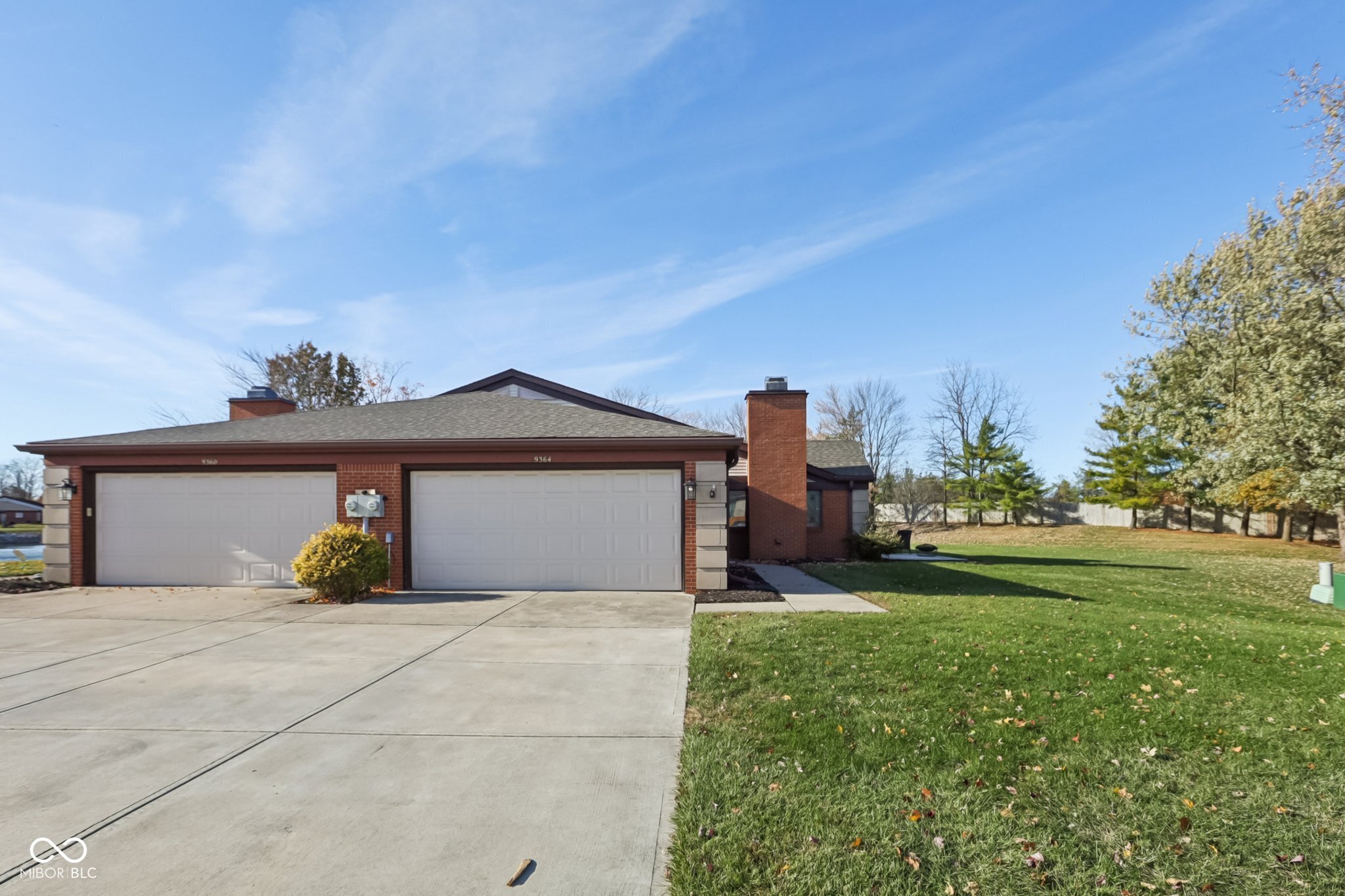 9364 Oak Run E Drive Indianapolis, IN 46260 - Photo 2 of 37