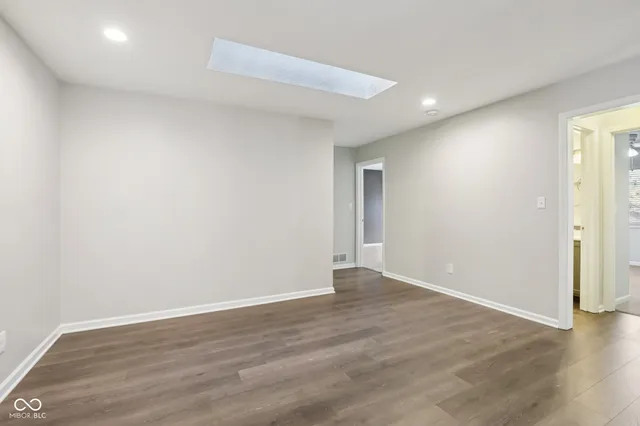 $285,000 | 9364 Oak Run E Drive, Indianapolis, IN 46260