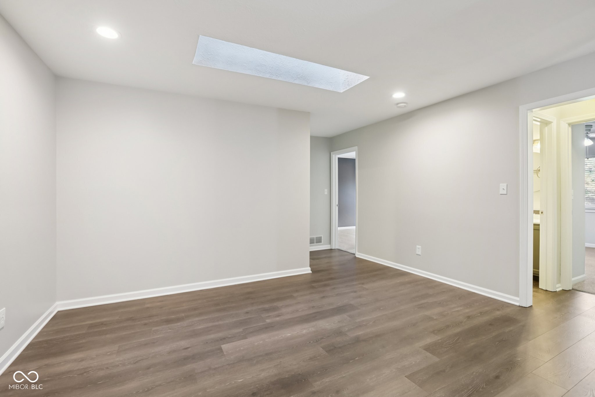 9364 Oak Run E Drive Indianapolis, IN 46260 - Photo 21 of 37