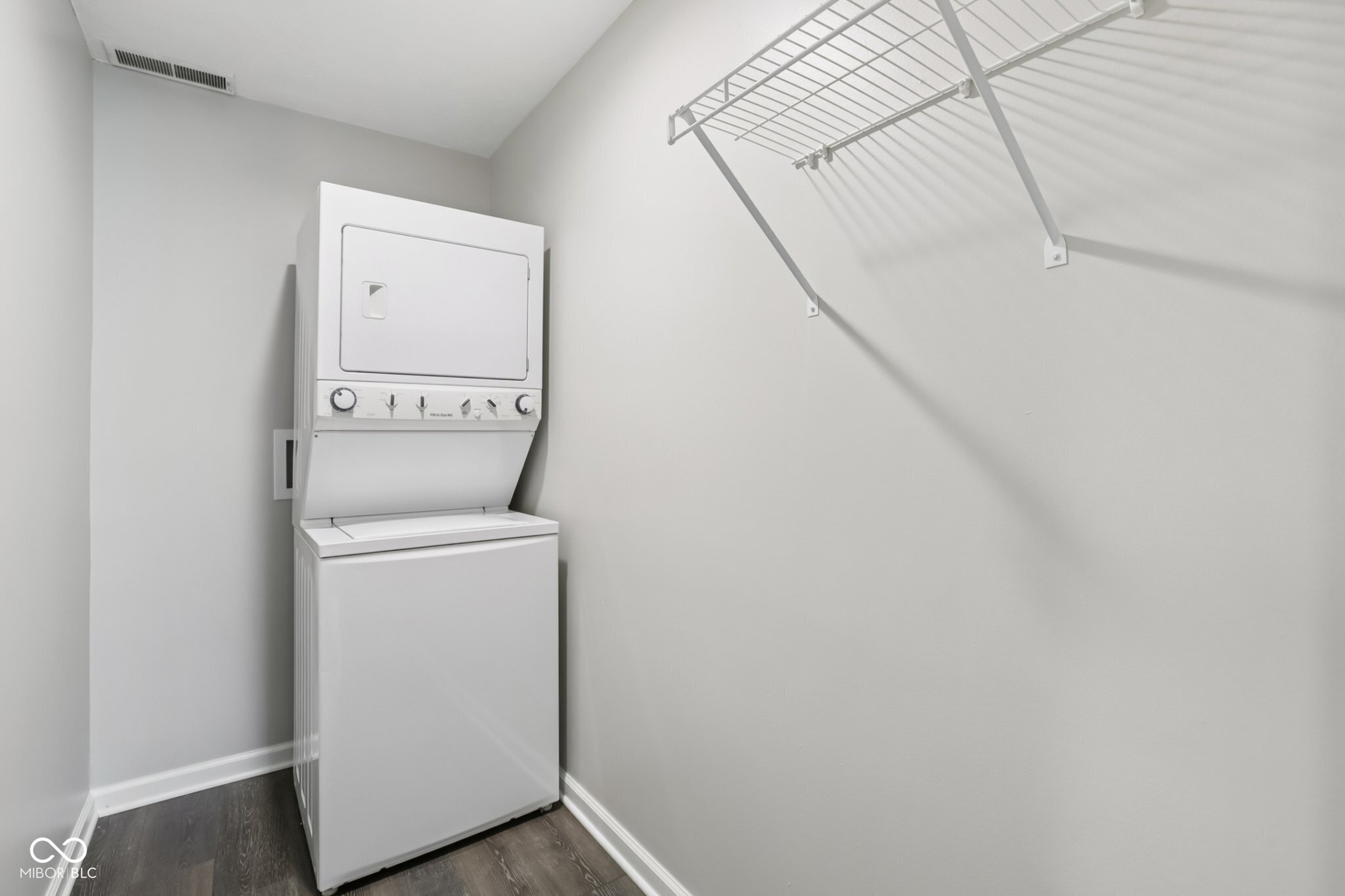 9364 Oak Run E Drive Indianapolis, IN 46260 - Photo 32 of 37