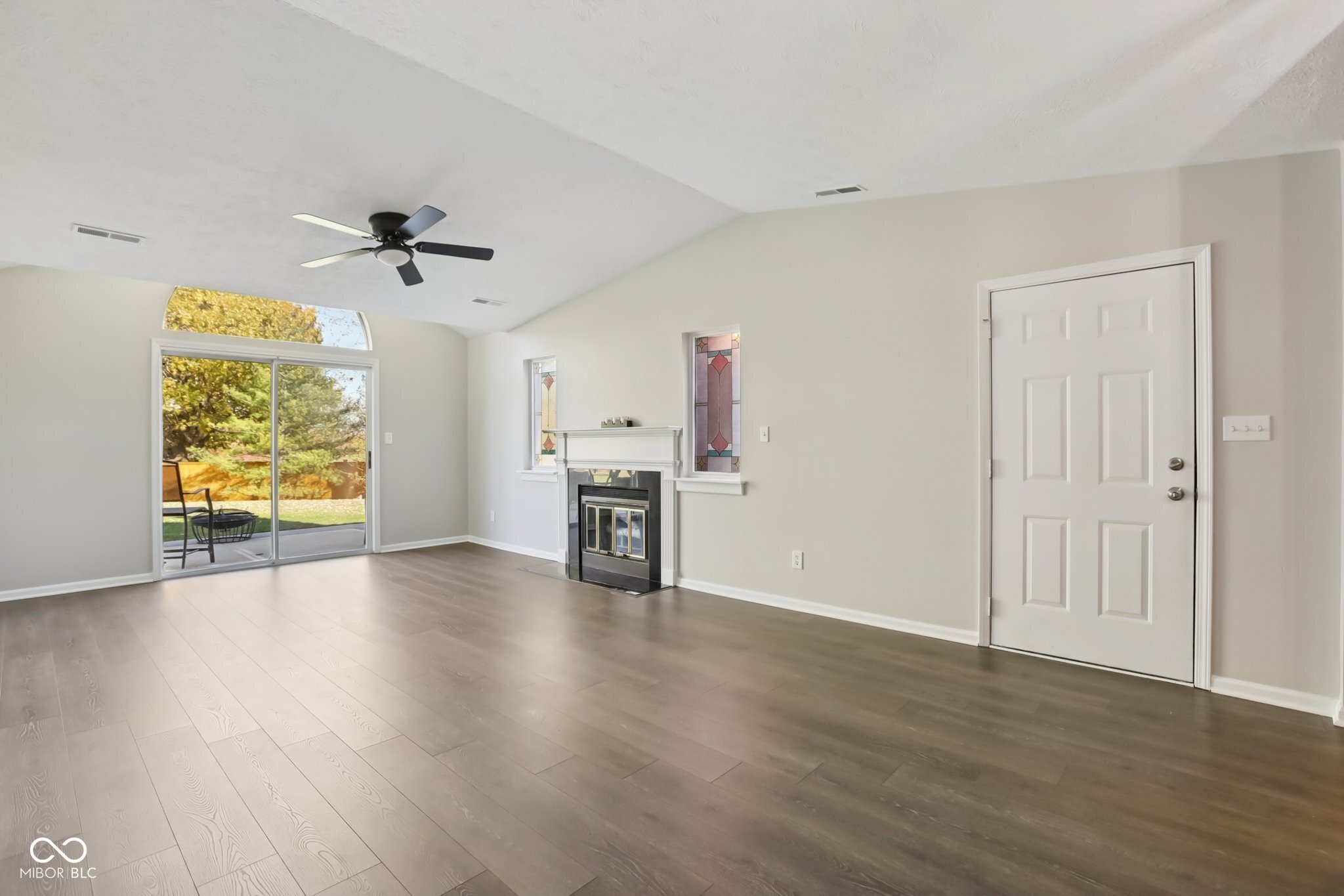 9364 Oak Run E Drive Indianapolis, IN 46260 - Photo 7 of 37