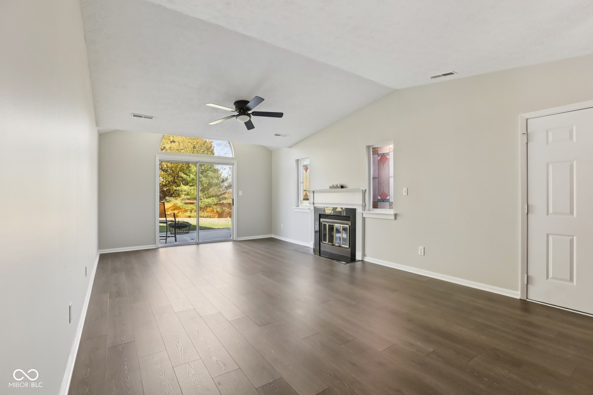 9364 Oak Run E Drive Indianapolis, IN 46260 - Photo 8 of 37