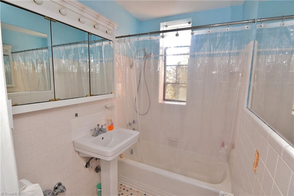 1217 North Main Street, Unit D High Point, NC 27262 - Photo 18 of 30 Tiled bathroom