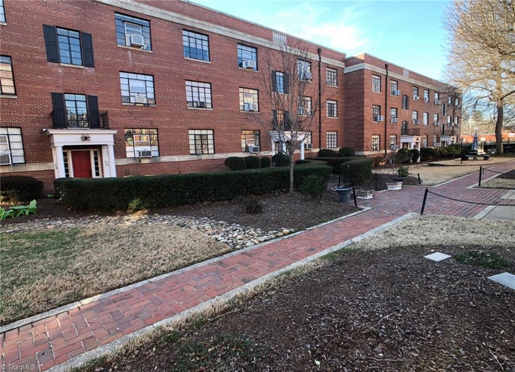 1217 North Main Street, Unit D High Point, NC 27262 - Photo 24 of 30 Great green space.