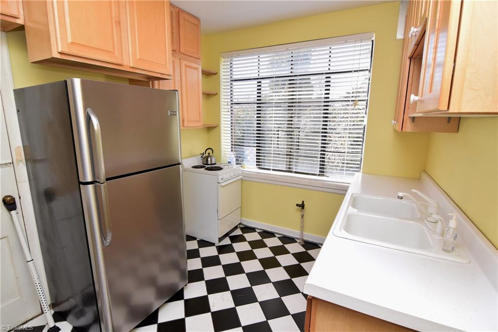 1217 North Main Street, Unit D High Point, NC 27262 - Photo 10 of 30 Kitchen