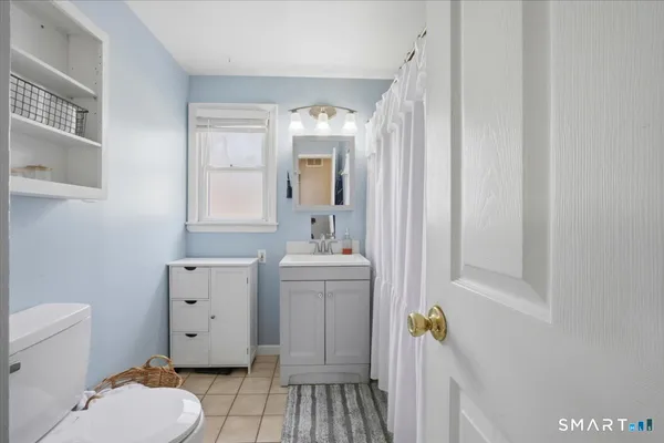 $339,000 | 8 Manor Road, Montville, CT 06370