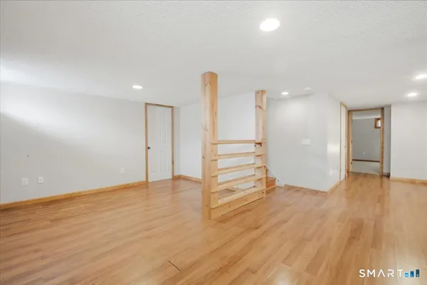 $339,000 | 8 Manor Road, Montville, CT 06370