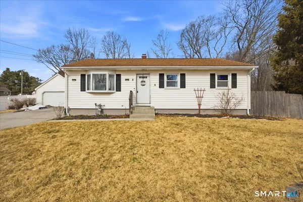 $339,000 | 8 Manor Road, Montville, CT 06370