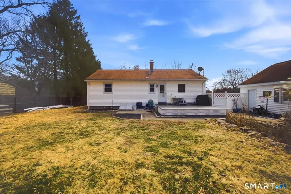 $339,000 | 8 Manor Road, Montville, CT 06370