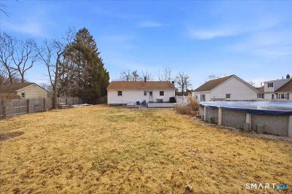 $339,000 | 8 Manor Road, Montville, CT 06370