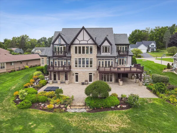 $2,999,500 | 4349 Island View Drive, Fenton, MI 48430