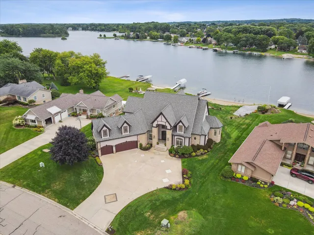 $3,224,000 | 4349 Island View Drive, Fenton, MI 48430