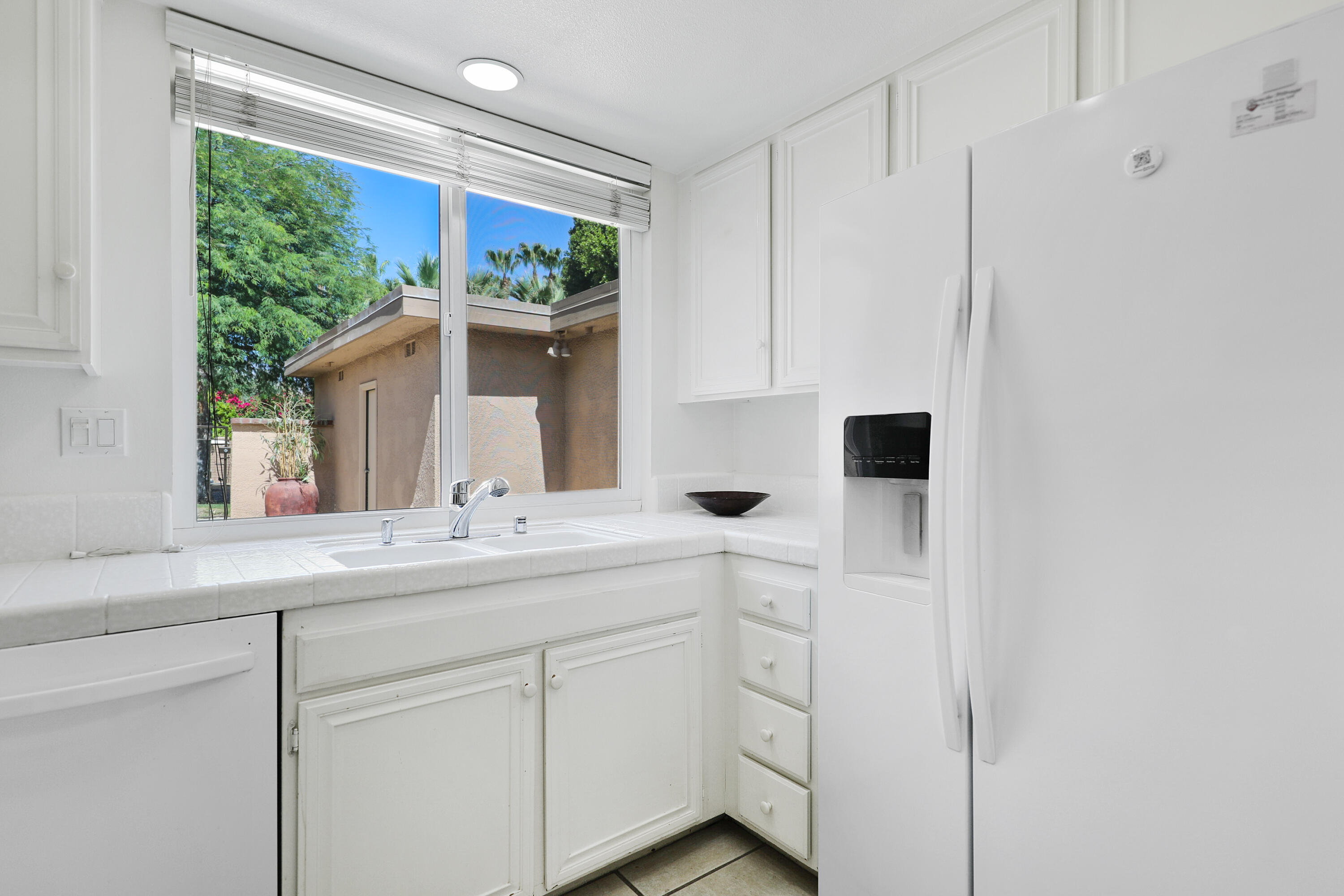 2 Haig Drive Rancho Mirage, CA 92270 - Photo 9 of 54 KITCHEN VIEW