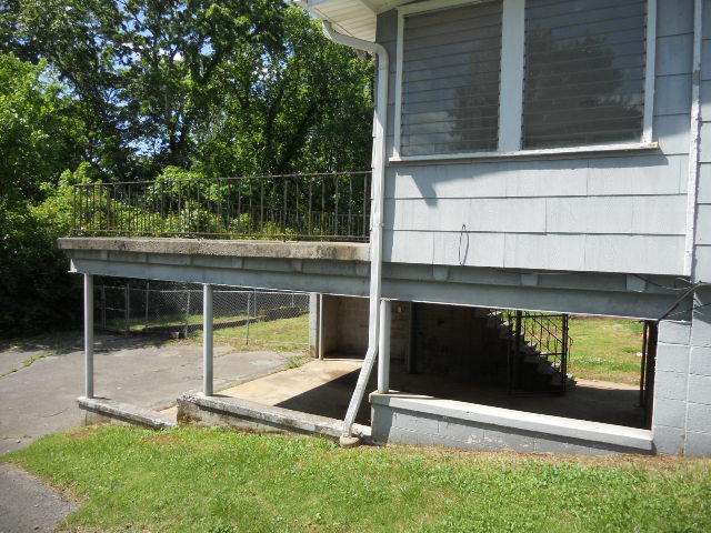 116 Euclid Circle Oak Ridge, TN 37830 - Photo 22 of 26 carport