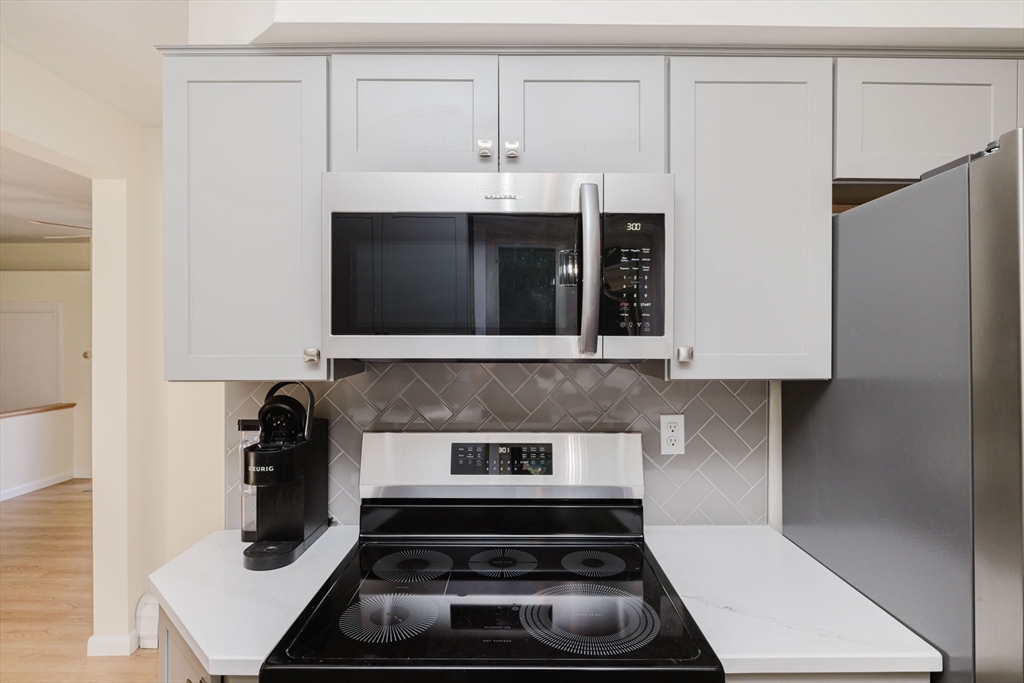 23 Colonial Way Rehoboth, MA 02769 - Photo 5 of 29