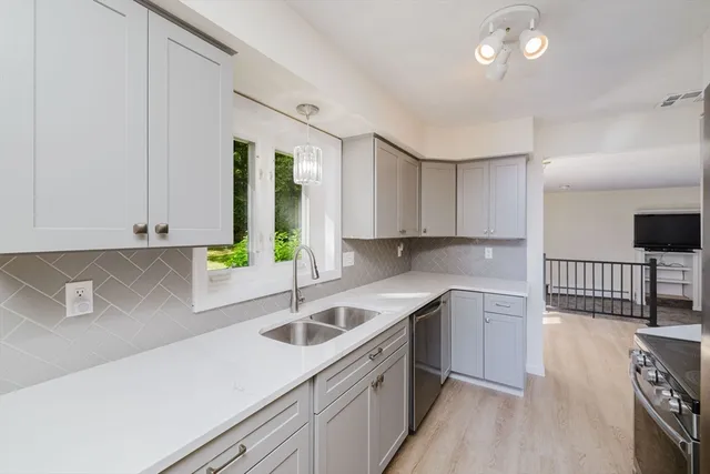 $749,900 | 23 Colonial Way, Rehoboth, MA 02769