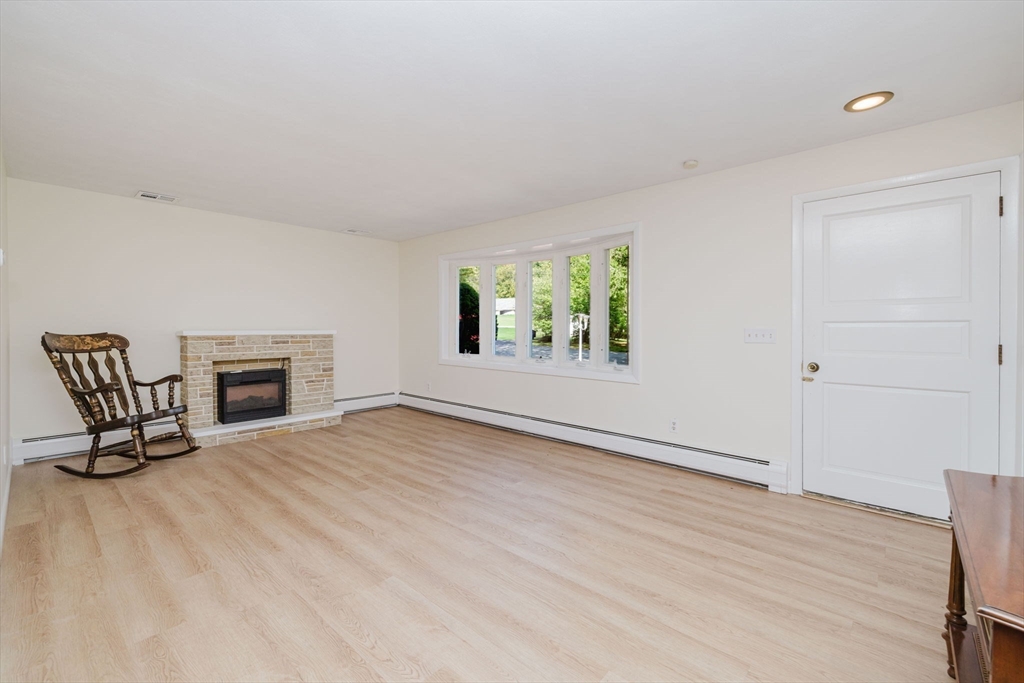 23 Colonial Way Rehoboth, MA 02769 - Photo 10 of 29