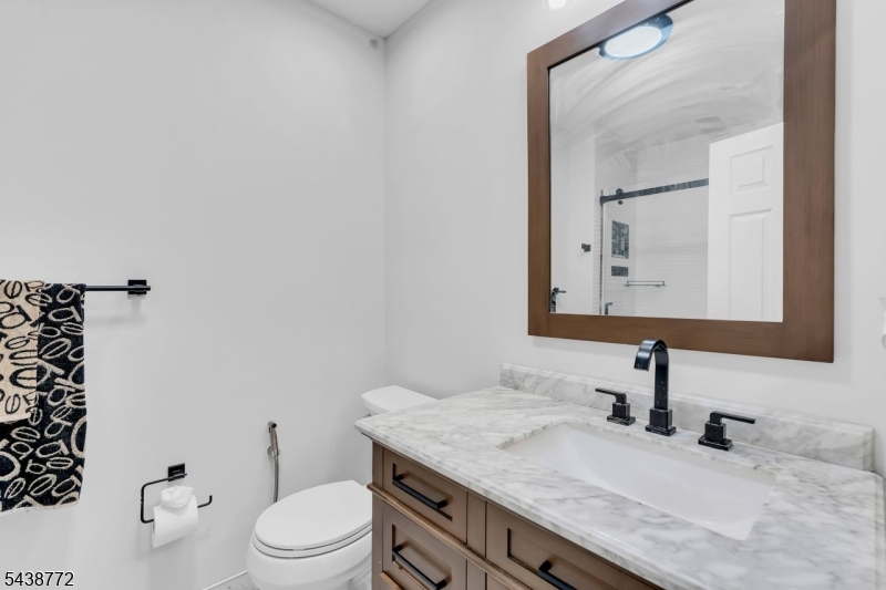213 Longview Road Bridgewater, NJ 08807 - Photo 29 of 47