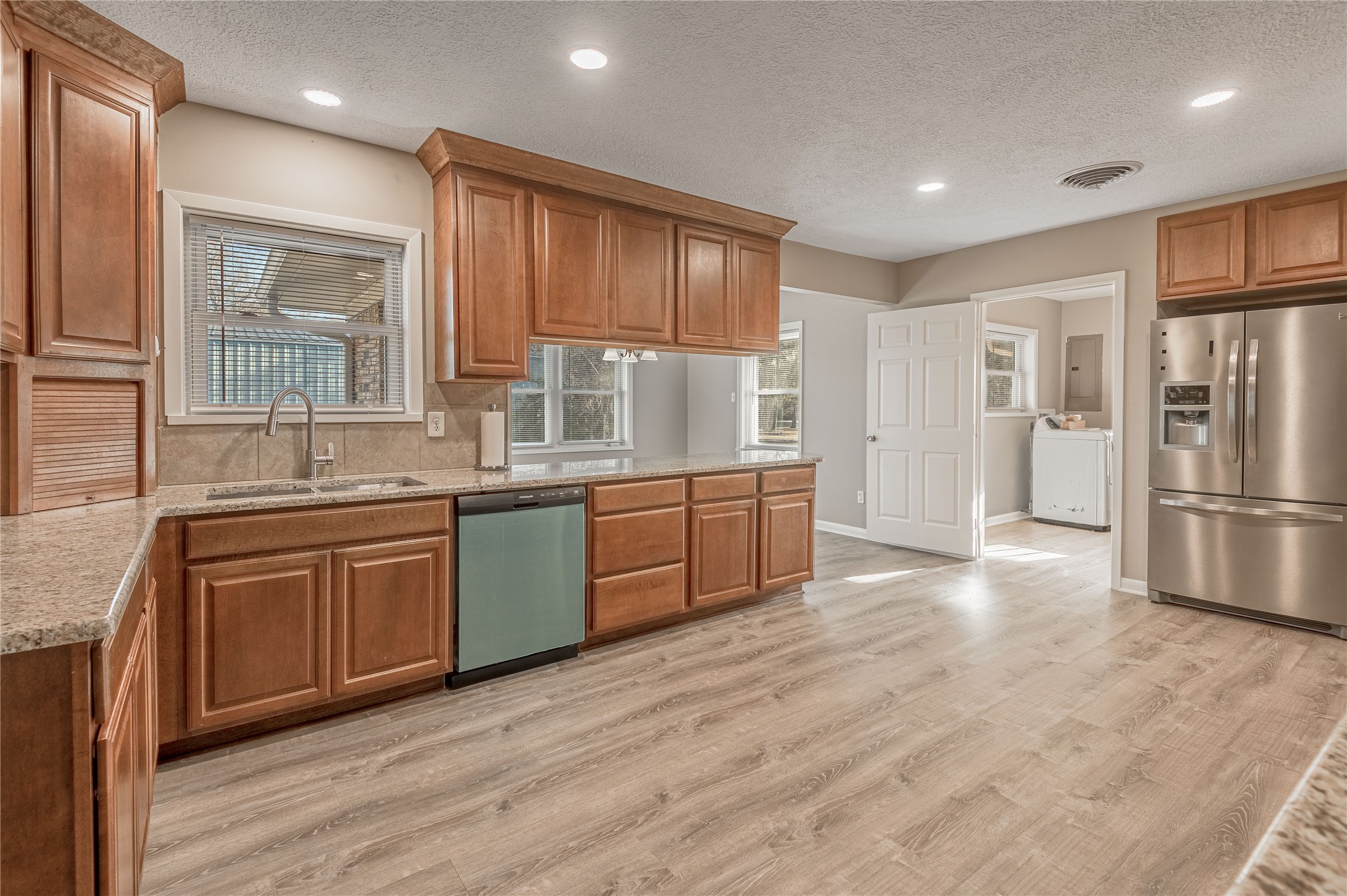 2201 Badger Lane Huntsville, TX 77320 - Photo 18 of 32