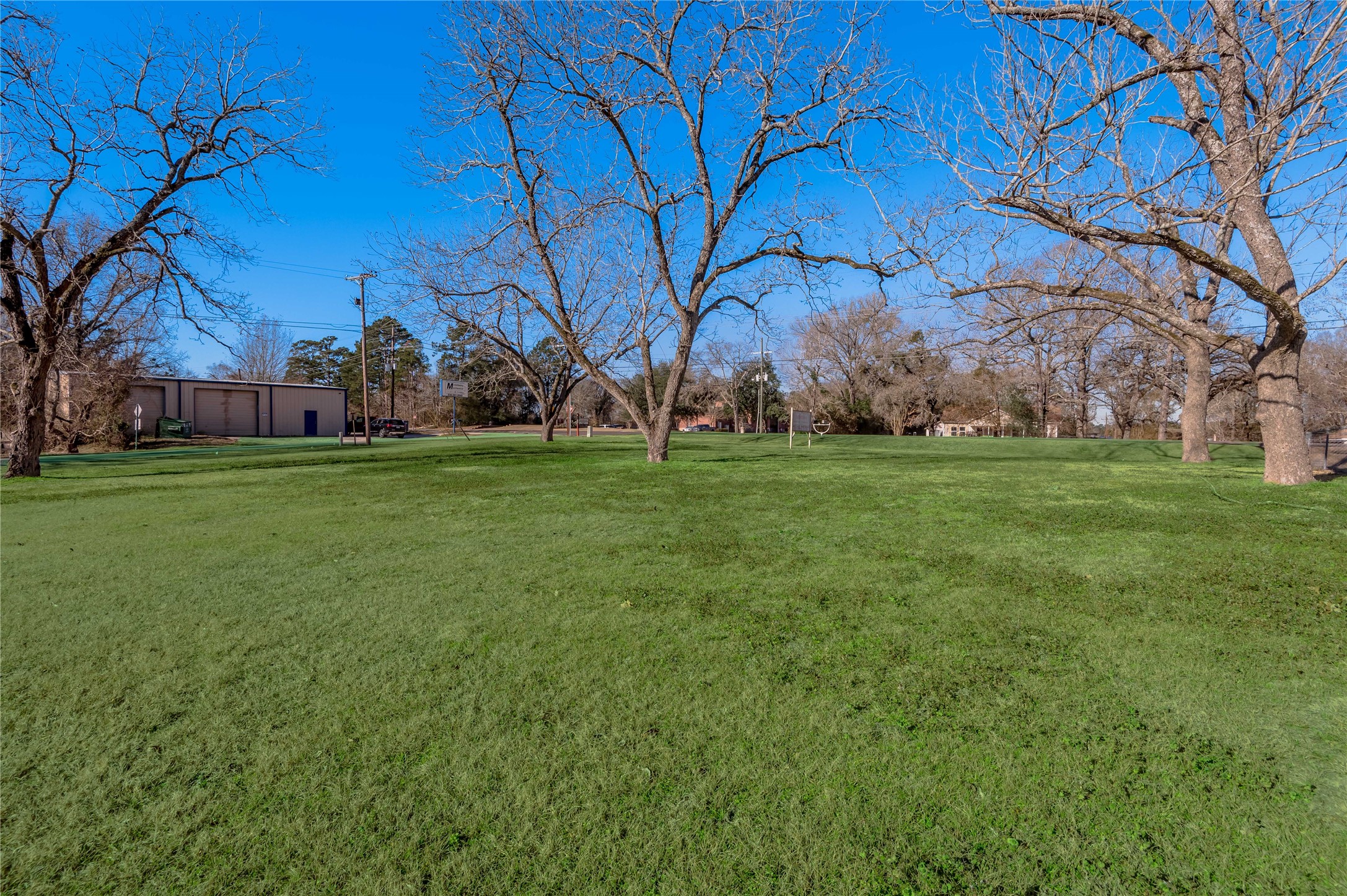 2201 Badger Lane Huntsville, TX 77320 - Photo 7 of 32
