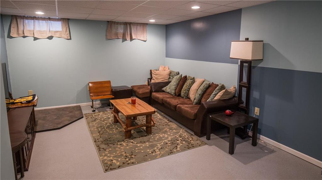 219 East Valcourt Road Grove City, PA 16127 - Photo 20 of 25 Gallery Image 20