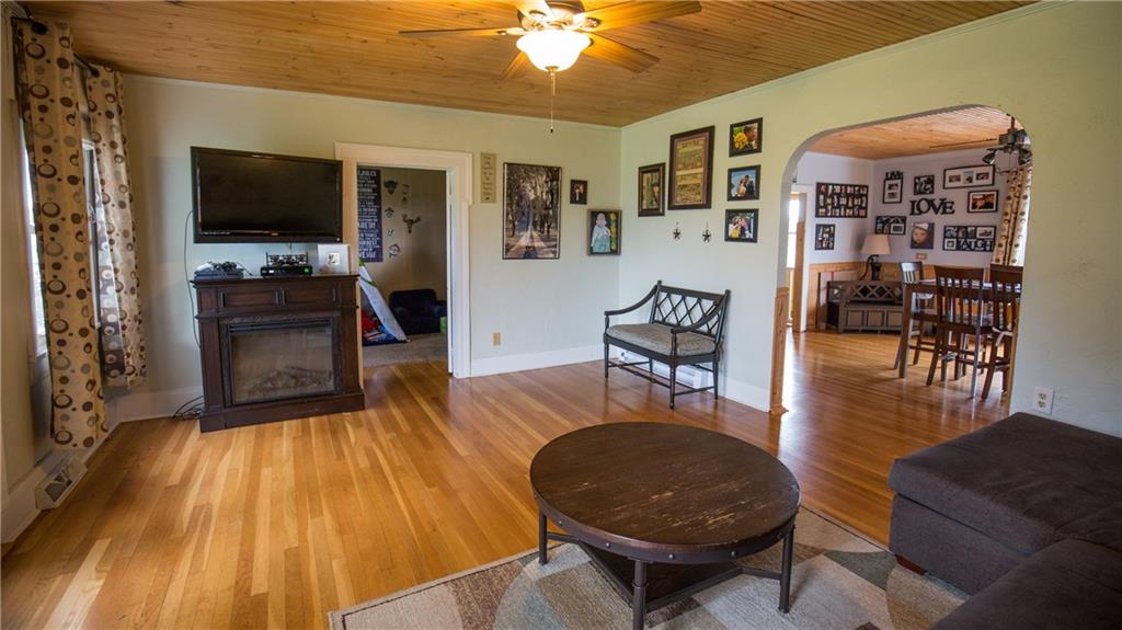 219 East Valcourt Road Grove City, PA 16127 - Photo 7 of 25 Gallery Image 7