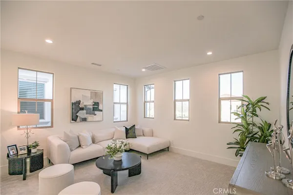 $8,800 | 137 Oakstone, Irvine, CA 92618