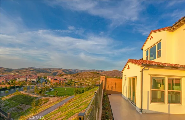 $8,800 | 137 Oakstone, Irvine, CA 92618